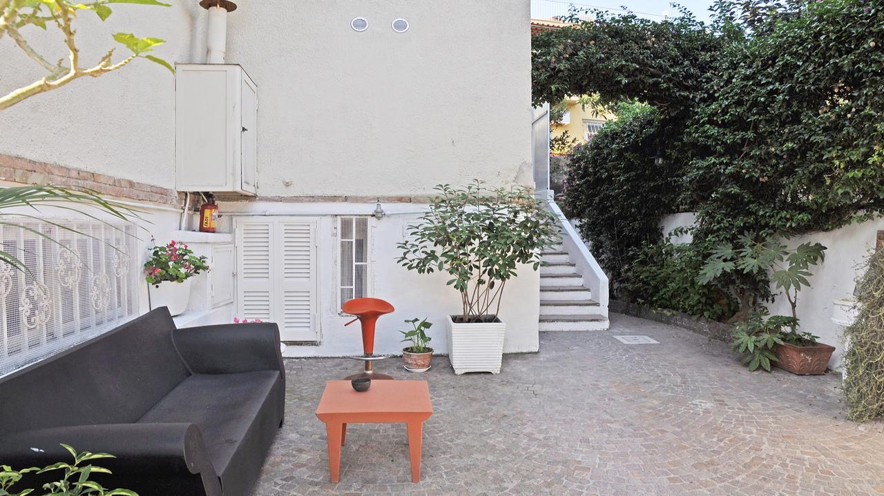Residenza Le Rose Villa D'Arte Nápoles Quarto foto